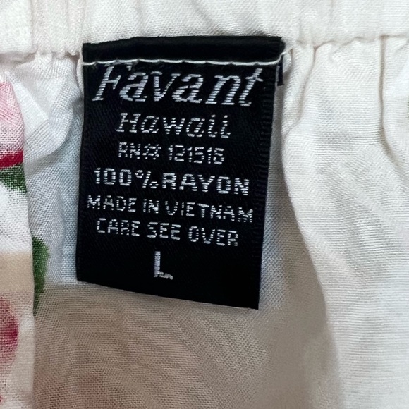 Favant Women's Hawaiian Floral Romper - Picture 3 of 3